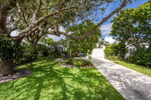 217 NE 10th Street, Delray Beach, FL 33444 - MLS#R11130100