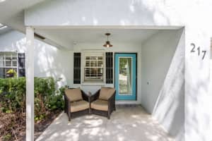 217 NE 10th Street, Delray Beach, FL 33444 - MLS#R11130100