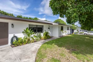 213 SW 12th Avenue, Boynton Beach, FL 33435 Sold 11/25/25