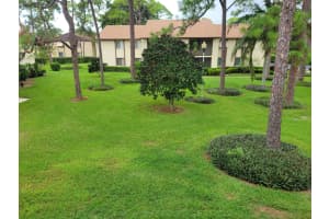325 Knotty Pine Circle B-2, Greenacres, FL 33463 - MLS#R11130237