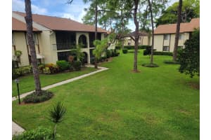 325 Knotty Pine Circle B-2, Greenacres, FL 33463 - MLS#R11130237