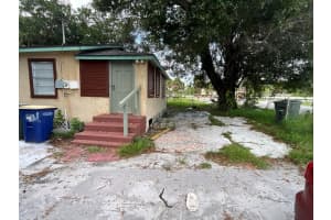 435 N 15th Street, Fort Pierce, FL 34950 - MLS#R11130241
