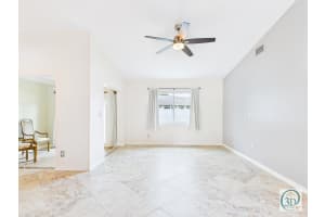 571 24th Avenue, Vero Beach, FL 32962 - MLS#R11130246