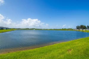 5684 Hampton Park Circle, Vero Beach, FL 32966 - MLS#R11130259