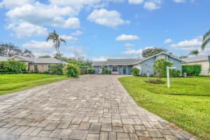 2718 SE Buccaneer Circle, Port Saint Lucie, FL 34952 - MLS#R11130269