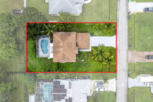 2452 SE Victory Avenue, Port Saint Lucie, FL 34952 - MLS#R11130316