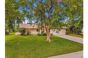 3537 Lakeview Drive, Delray Beach, FL 33445 - MLS#R11130334