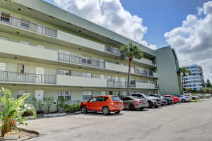 1638 Embassy Drive 208, West Palm Beach, FL 33401 - MLS#R11130358