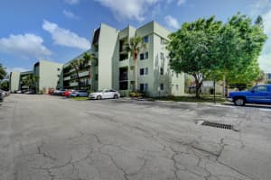 1638 Embassy Drive 208, West Palm Beach, FL 33401 - MLS#R11130358