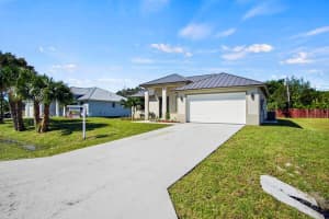 4711 Seagrape Drive, Fort Pierce, FL 34945 - MLS#R11130374