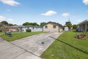 1332 W 33rd Street, Riviera Beach, FL 33404 - MLS#R11130381