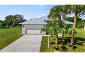 4713 Seagrape Drive, Fort Pierce, FL 34945 - MLS#R11130383
