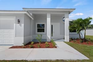 4713 Seagrape Drive, Fort Pierce, FL 34945 - MLS#R11130383