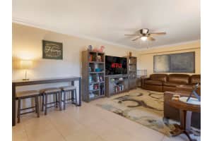 3231 32nd Way, West Palm Beach, FL 33407 - MLS#R11130395