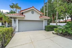 137 Eagleton Court, Palm Beach Gardens