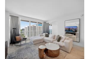 3101 Bayshore Drive Drive 2106, Fort Lauderdale, FL 33304 - MLS#R11130511