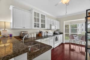 1685 42nd Square 101, Vero Beach, FL 32960 - MLS#R11130670