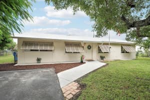 1082 Pineway Drive, Haverhill, FL 33417 Sold 12/15/25