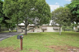 1082 Pineway Drive, Haverhill, FL 33417 - MLS#R11130725
