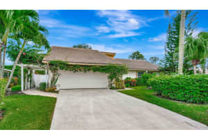 13692 Crosspointe Drive, Palm Beach Gardens