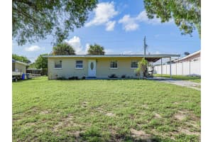 563 4th Place SW, Vero Beach, FL 32962 - MLS#R11130856