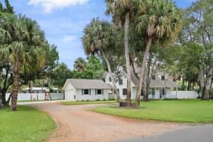 217 SE Oriole Avenue, Stuart, FL 34996 - MLS#R11130875