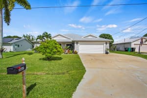 2663 SW Chestnut Lane, Port Saint Lucie, FL 34953 - MLS#R11130891