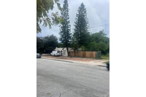 818 Briggs Street, West Palm Beach, FL 33405 - MLS#R11130909