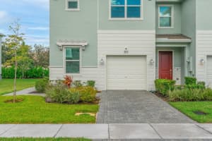 211 Se Woodbark Street, Port Saint Lucie