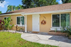 1457 SE Buckingham Terrace, Port Saint Lucie, FL 34952 - MLS#R11131294