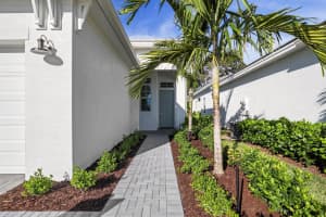220 SE Via Sangro, Port Saint Lucie, FL 34953 Sold 12/05/25