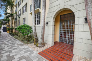 630 S Sapodilla Avenue 121, West Palm Beach, FL 33401 - MLS#R11131455