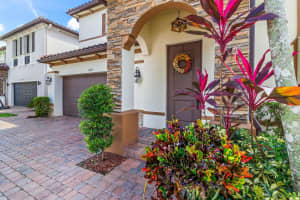 11823 SW 151st Place, Miami, FL 33196 - MLS#R11131495