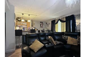 604 Meadows Circle, Boynton Beach, FL 33436 - MLS#R11131524