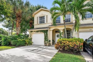 202 Elm Way, Boynton Beach, FL 33426 - MLS#R11131538
