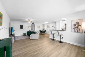 1025 South Drive Drive B, Delray Beach, FL 33445 - MLS#R11131580