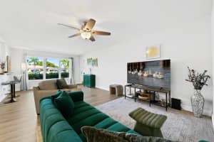 1025 South Drive Drive B, Delray Beach, FL 33445 - MLS#R11131580