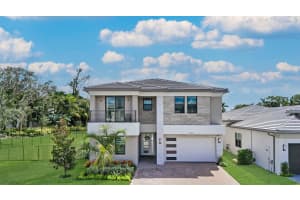 8222 Essex Country Clb Drive, Boca Raton