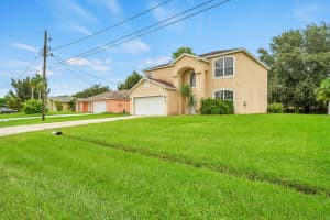 1965 SW Bellevue Avenue, Port St Lucie, FL 34953 - MLS#R11131688
