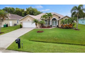 6482 NW Regal Circle, Port St Lucie, FL 34983 - MLS#R11131706