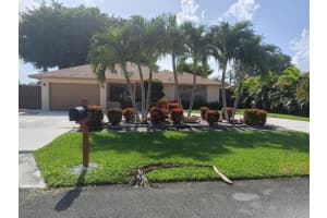 616 White Water Drive, West Palm Beach, FL 33413 - MLS#R11131707