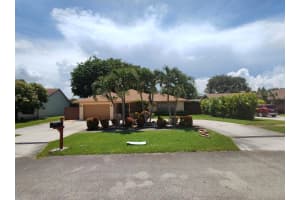 616 White Water Drive, West Palm Beach, FL 33413 - MLS#R11131707