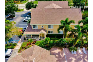 1581 Se Pomeroy Street 8-2, Stuart