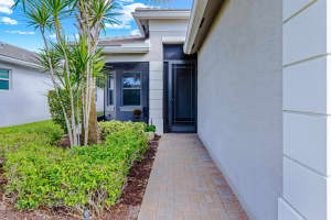 11894 SW Waterford Isle Way, Port Saint Lucie, FL 34987 Sold 12/09/25
