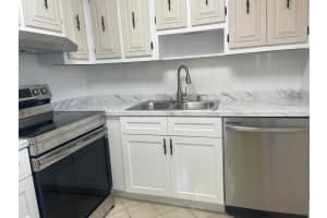 402 Monaco I I, Delray Beach, FL 33446 Sold 01/05/26