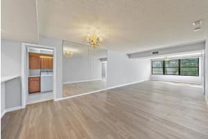 3515 Village Boulevard 102, West Palm Beach, FL 33409 Sold 12/02/25