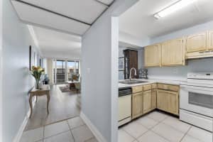 8 Royal Palm Way 6040, Boca Raton, FL 33432 - MLS#R11131841