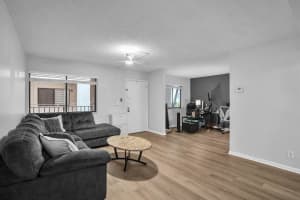 5190 Las Verdes Circle 214, Delray Beach, FL 33484 - MLS#R11131881