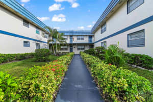 213 Brittany Drive E, Delray Beach, FL 33446 - MLS#R11131884