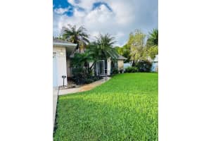 529 SE Fallon Drive, Port Saint Lucie, FL 34983 - MLS#R11132026